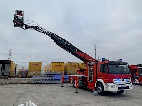 Artikelvorschaubild Neue Drehleiter eingetroffen