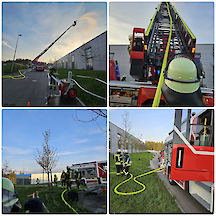 Artikelvorschaubild Gemeinsame Probe in einem Industriegebäude